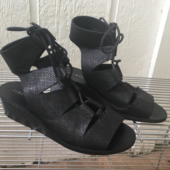 EUC(Worn once) comfy gladiator Wedges - Picture 2 of 5